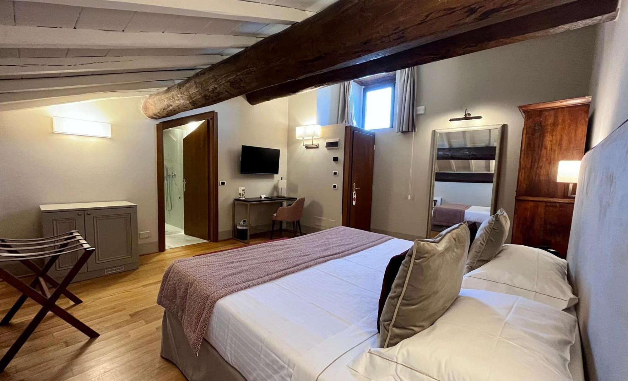 Relais Della Rovere Colle Val D'Elsa Rom bilde